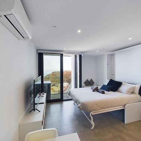 Luxury Sunrise Beach And Oceanview Room With Balcony 지브롤터 외부 사진