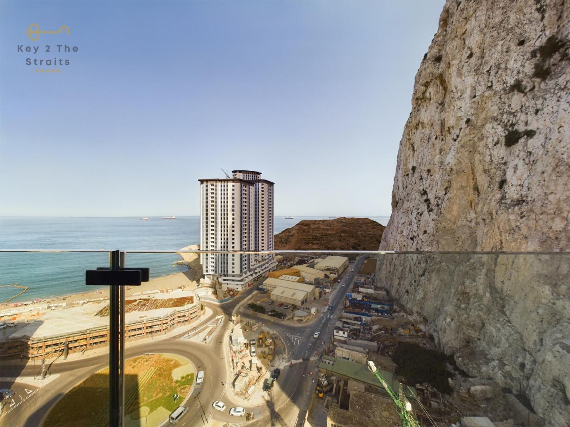 Luxury Sunrise Beach And Oceanview Room With Balcony 지브롤터 외부 사진